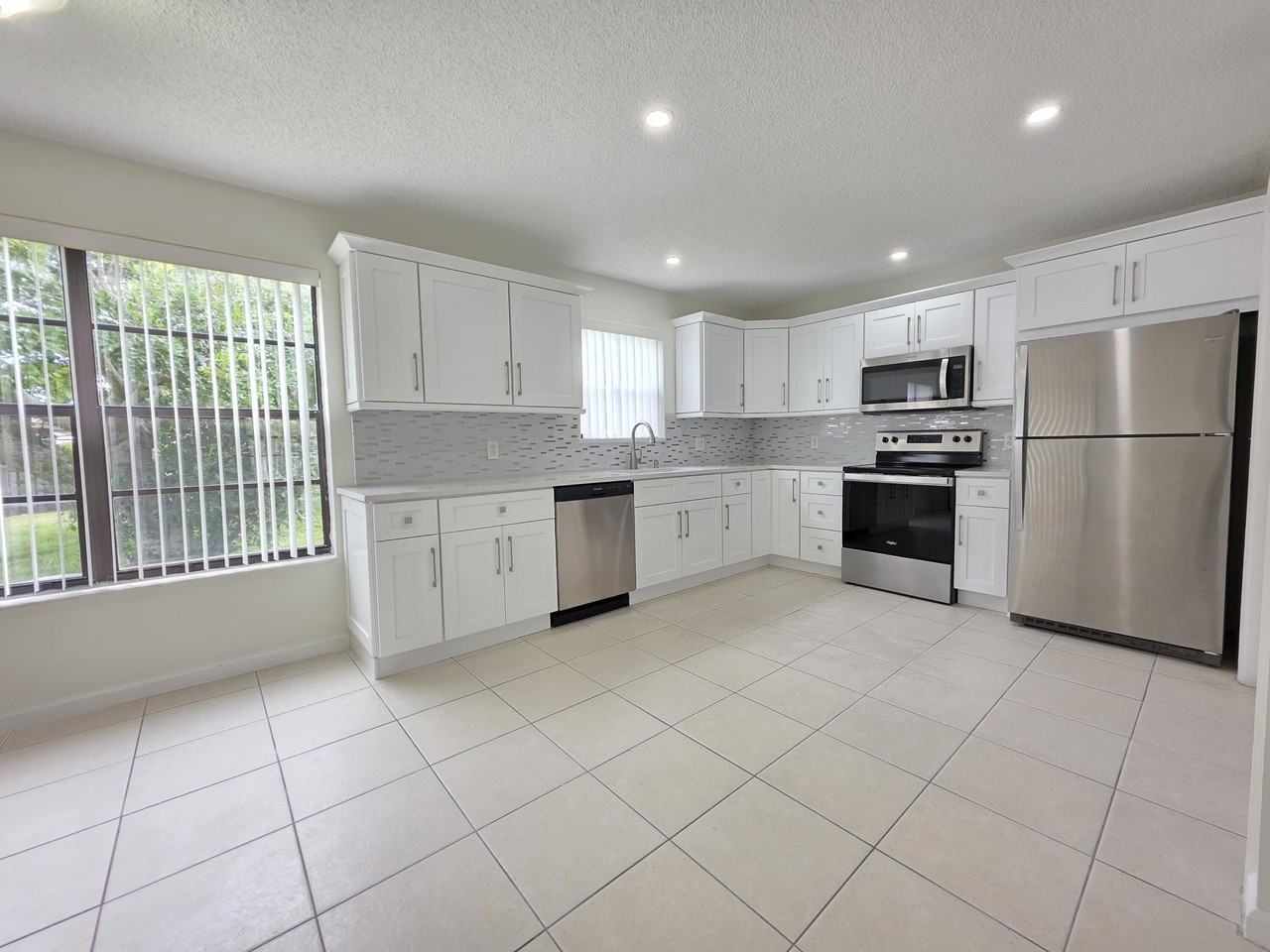 5954 Longbow Ln - Photo 6 of 20