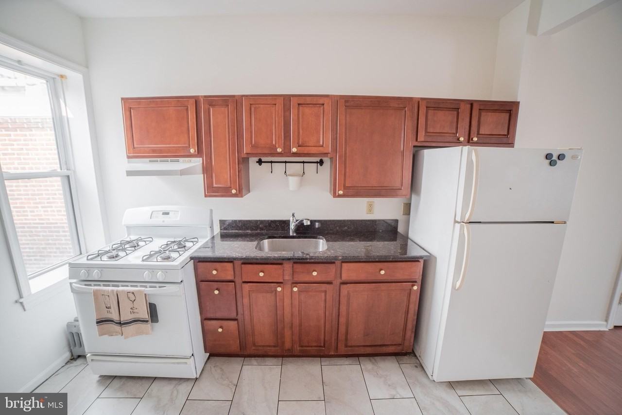 2422 Poplar St Unit 3 - Photo 3 of 24