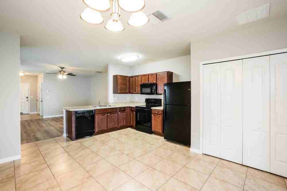 14427 Haddon Mist Dr - Photo 5 of 16