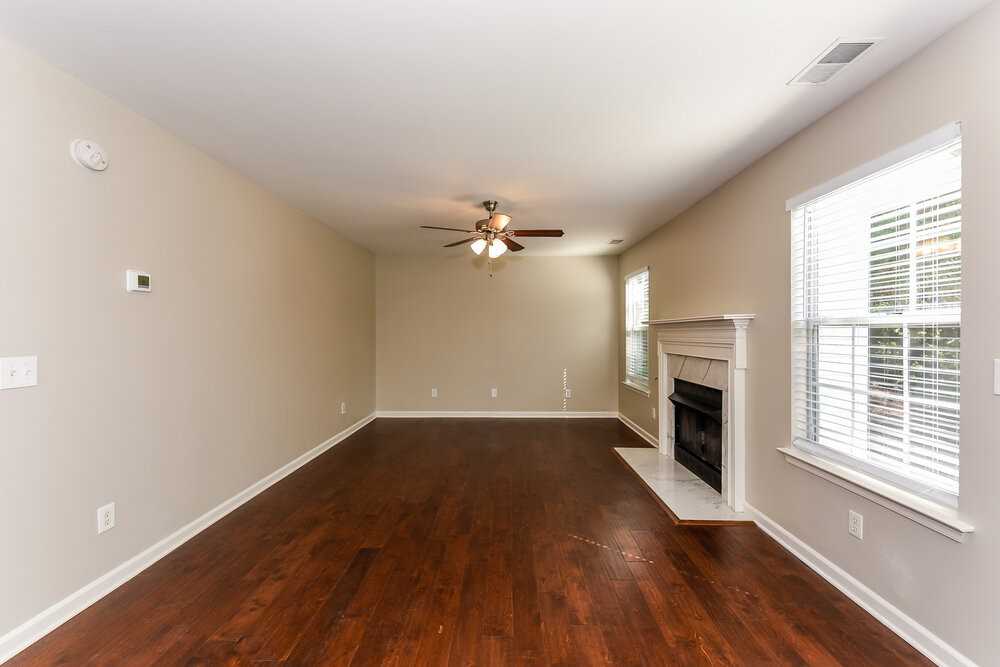 900 Bluebird Ct - Photo 4 of 17