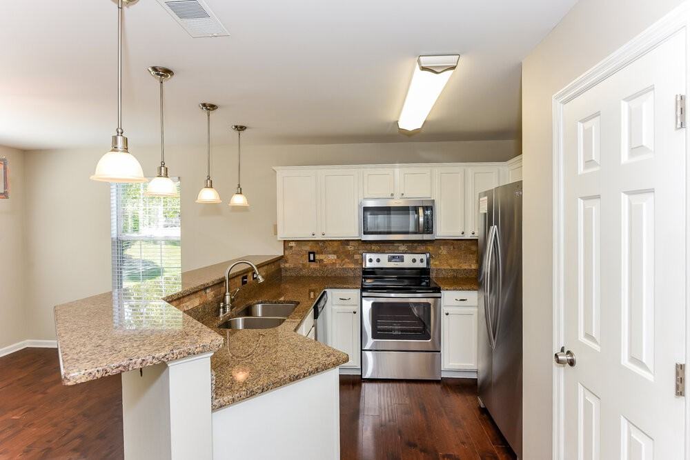 900 Bluebird Ct - Photo 7 of 17