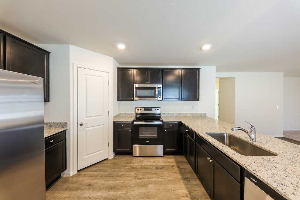 25751 W Coles Rd - Photo 7 of 16