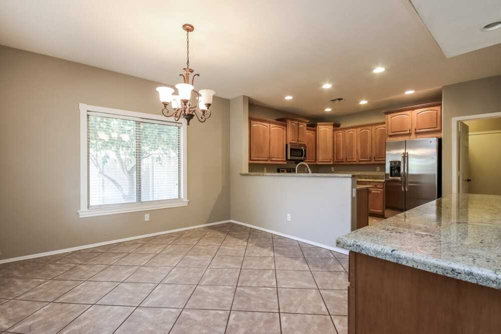 1081 E Horseshoe Dr - Photo 4 of 13