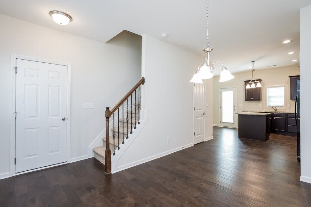 377 Crawford Pkwy - Photo 4 of 15