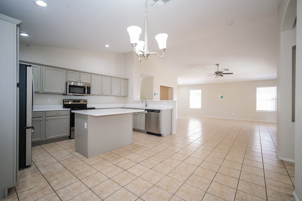 806 S 122nd Ln - Photo 7 of 16