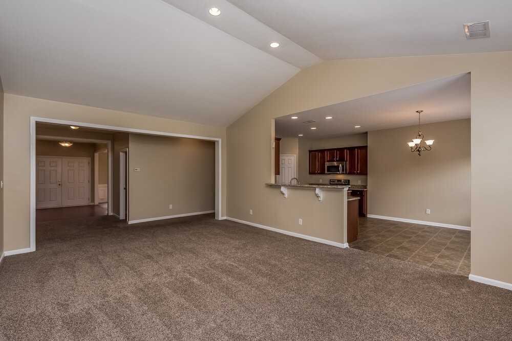 13633 Porter Creek Rd - Photo 4 of 20