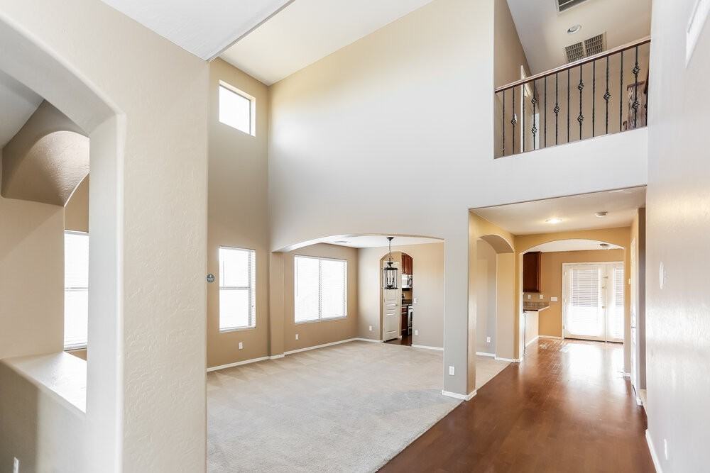 6830 S 44th Ln - Photo 4 of 17