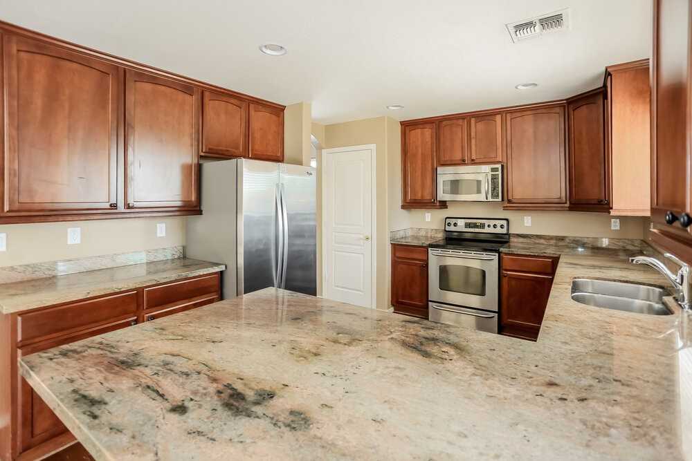 6830 S 44th Ln - Photo 7 of 17