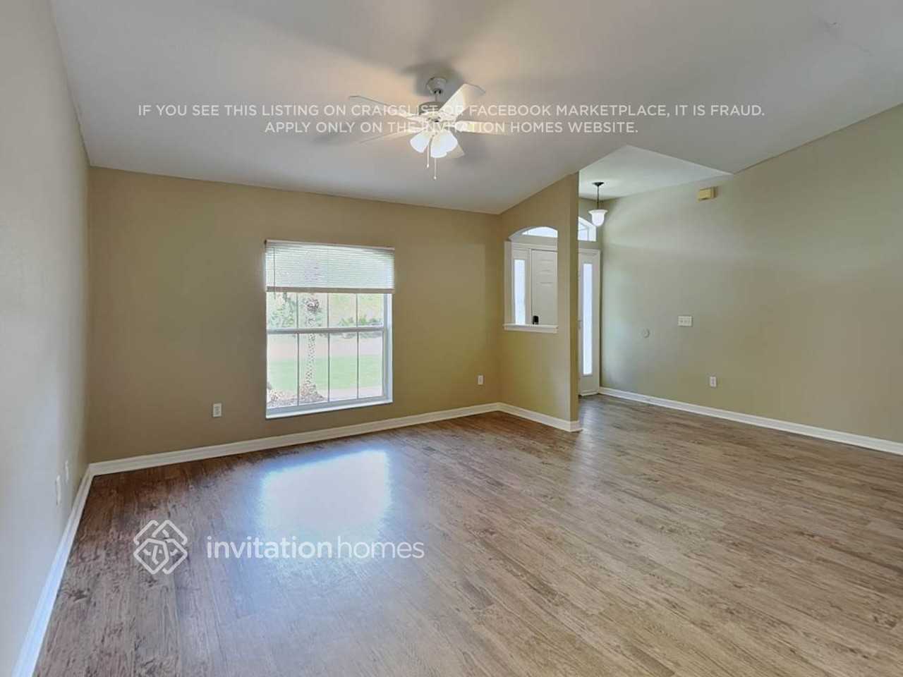 6915 Glacier Ave - Photo 3 of 19