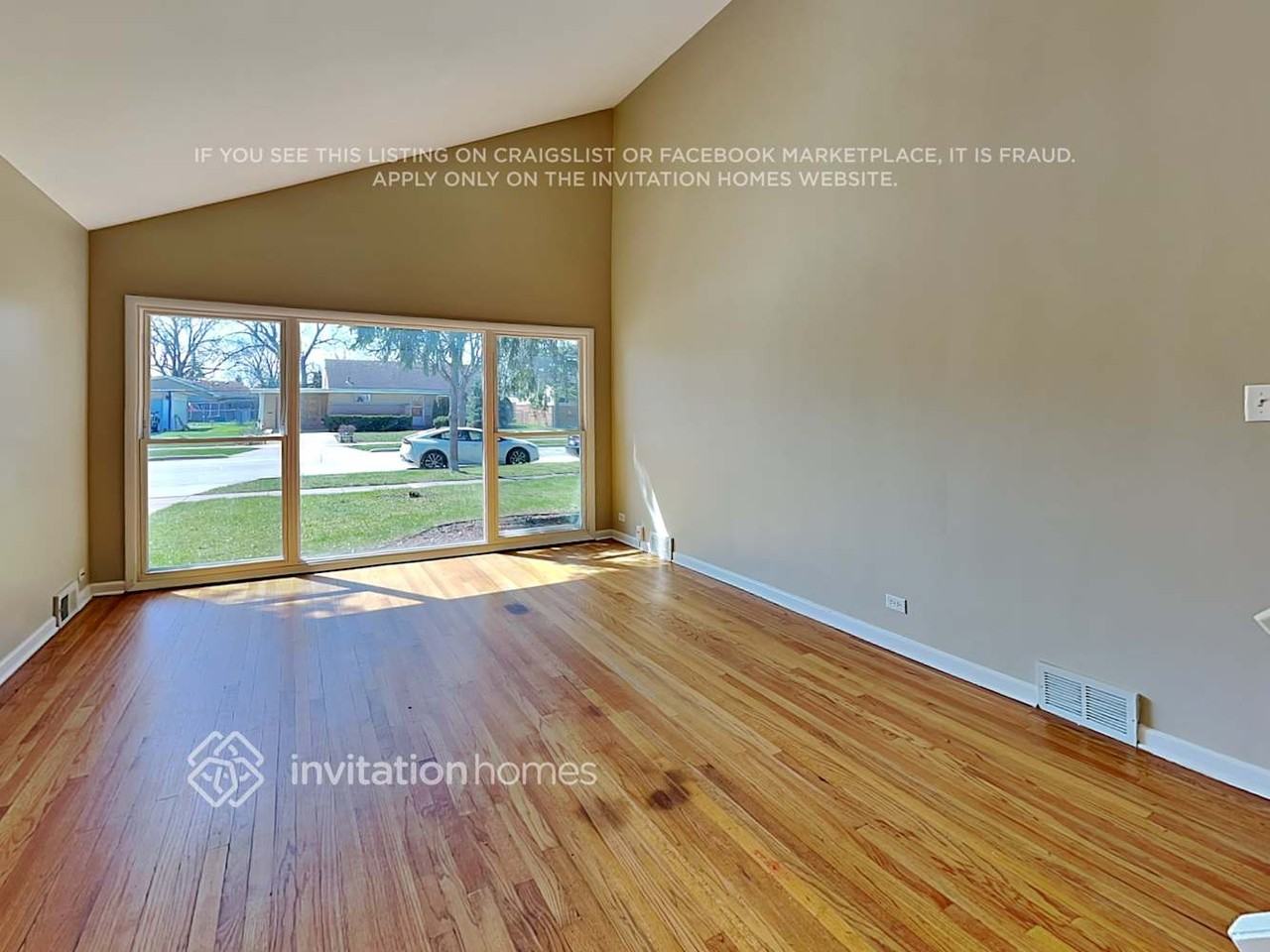 7504 Emerson St - Photo 6 of 21