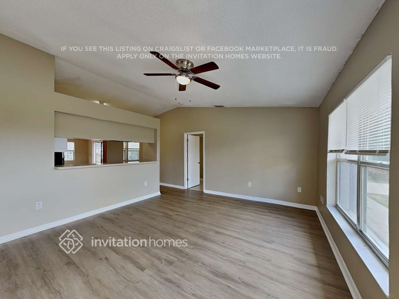 3834 S Chamberlain Blvd - Photo 4 of 19