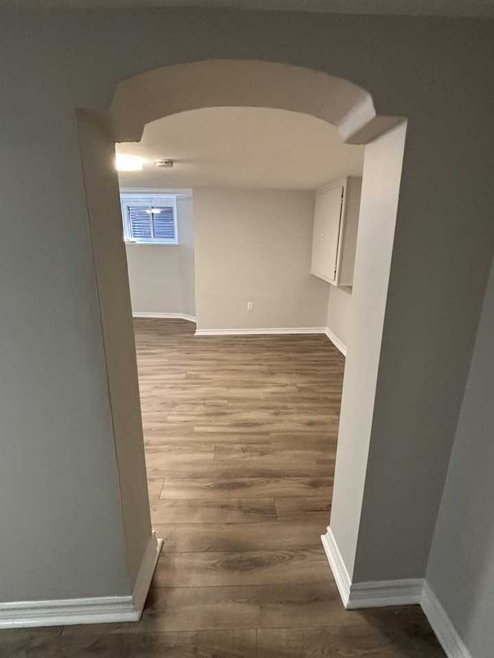 137 Catharine Street North #103 - Photo 2 of 18