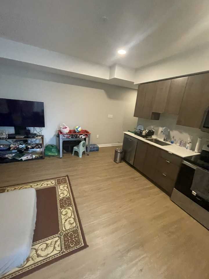 708 Woolwich Street #304 - Photo 7 of 8