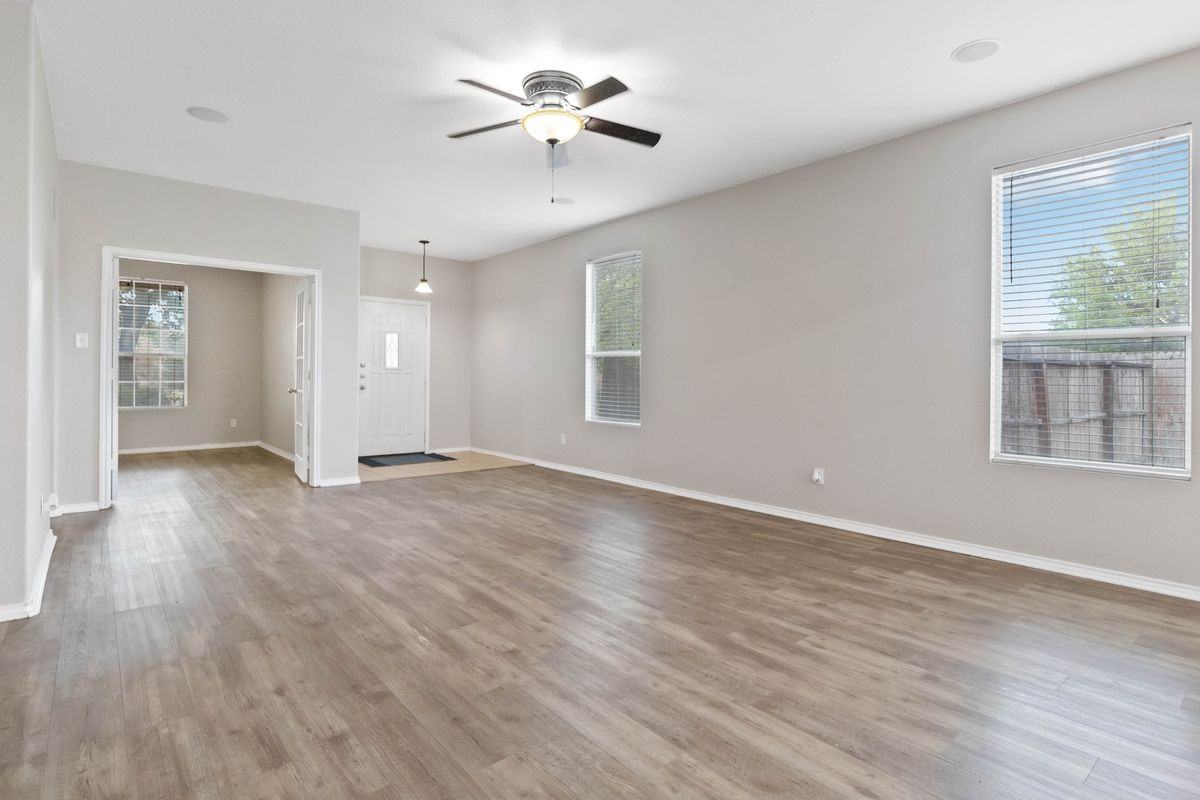 3637 Double Diamond - Photo 2 of 23