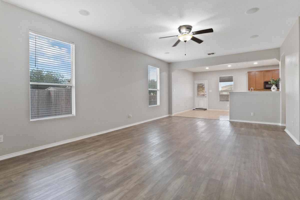 3637 Double Diamond - Photo 3 of 23