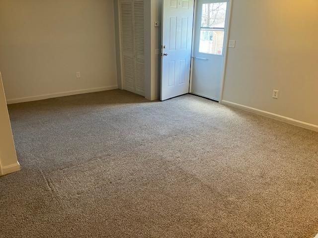 315 Elmwood Dr - Photo 3 of 15