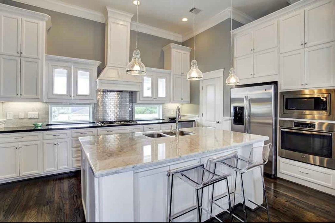 2115 Bidwell Dr - Photo 2 of 18