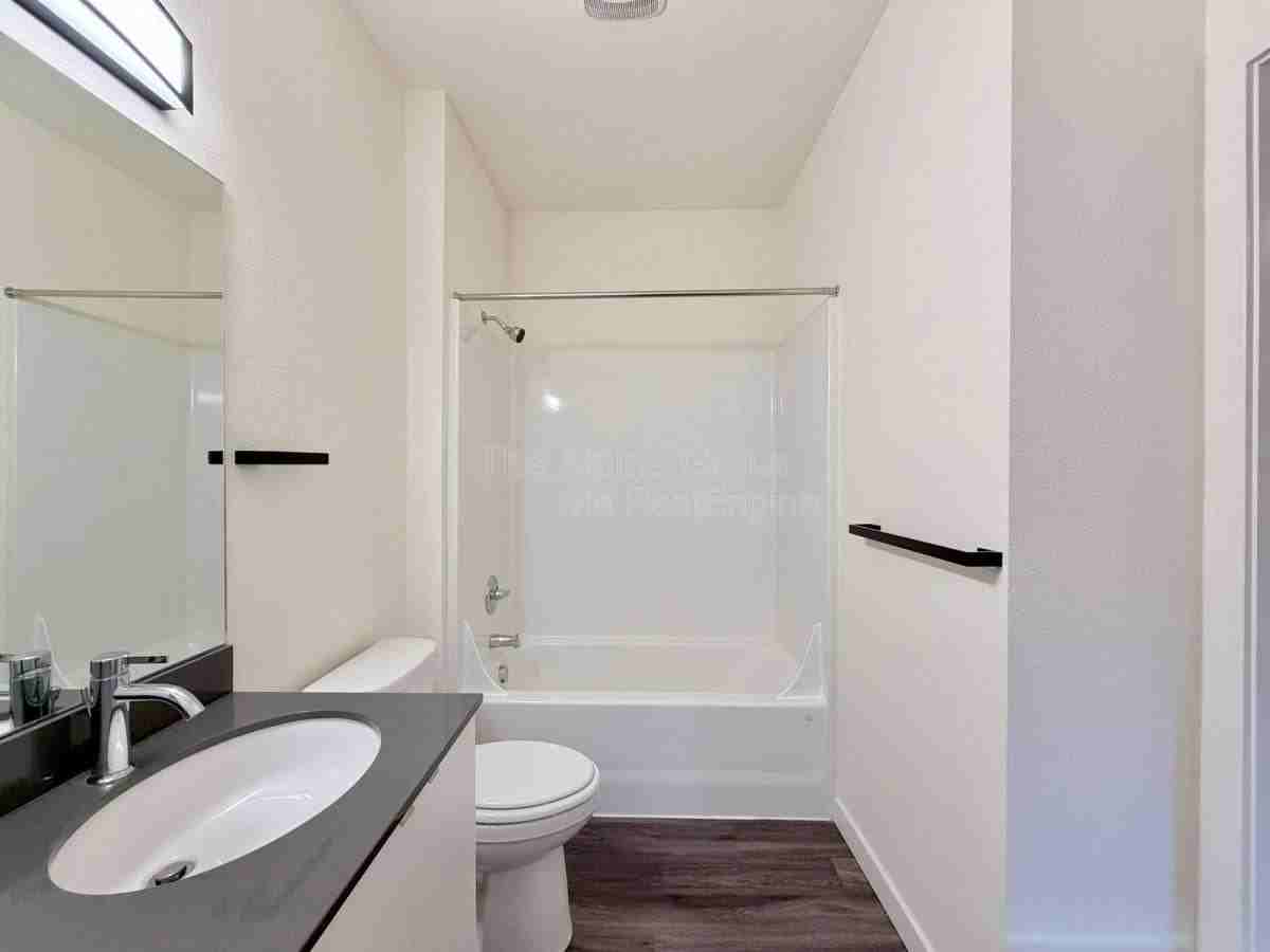 1545 Ne 41st Ave #104 - Photo 4 of 7