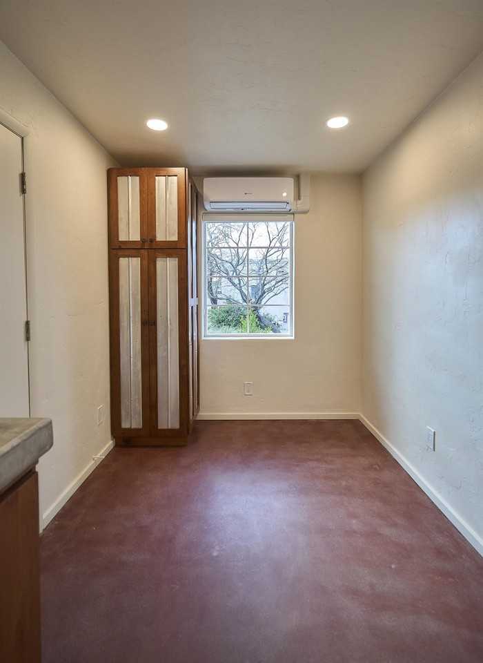 2542 E Seneca St - Photo 5 of 14