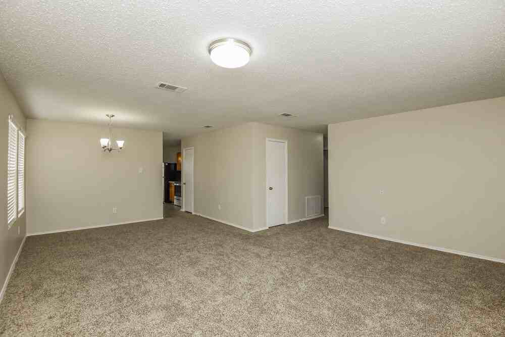 5312 Newcastle Ln - Photo 6 of 19