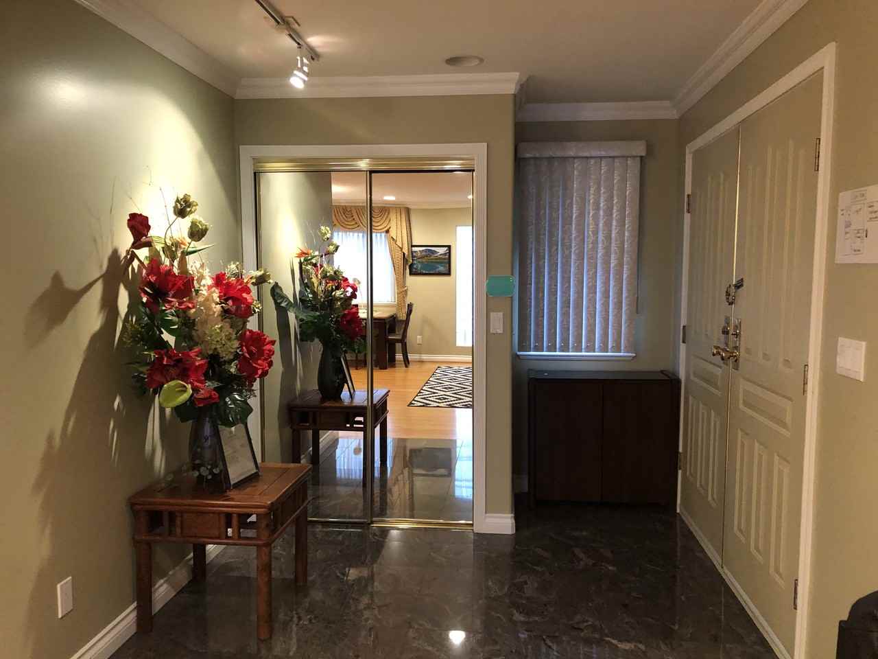 6708 Rupert Street - Photo 4 of 20