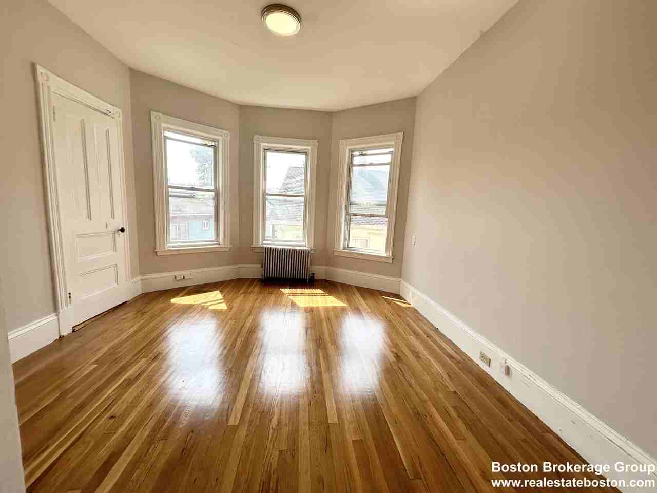 22 Humphreys St #3 - Photo 2 of 7