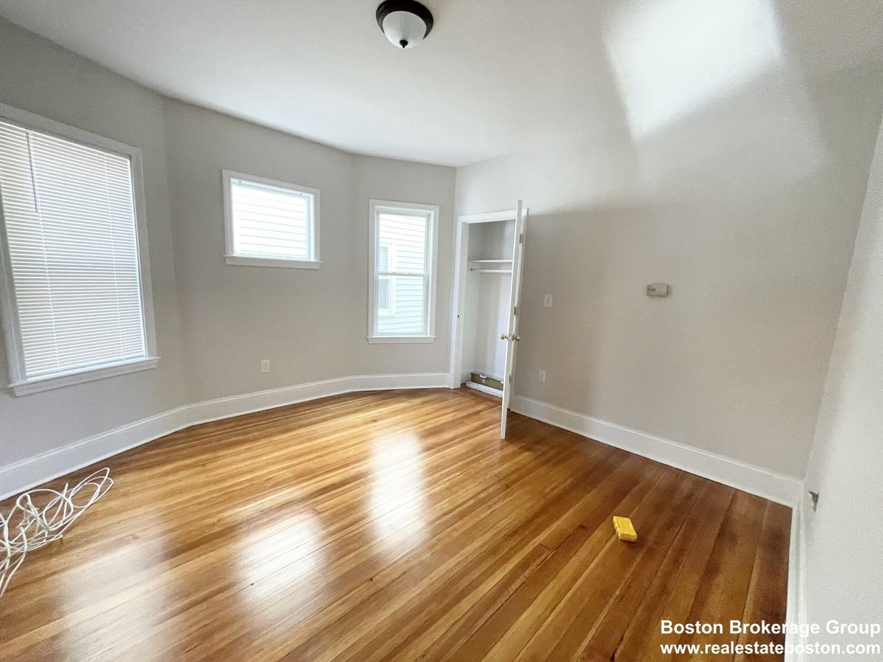 26 Taft St #1 - Photo 4 of 8