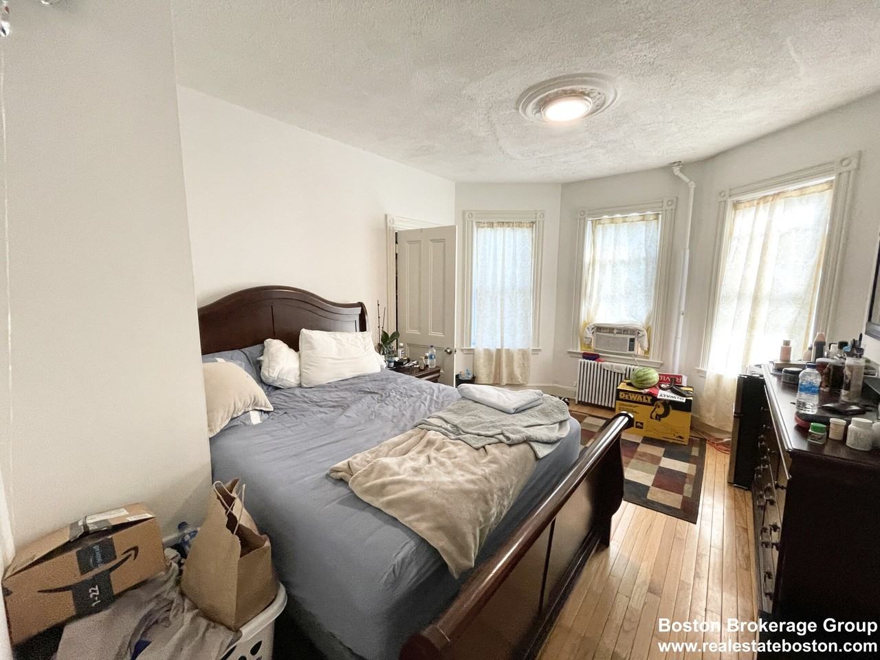 22 Humphreys St #2 - Photo 5 of 7