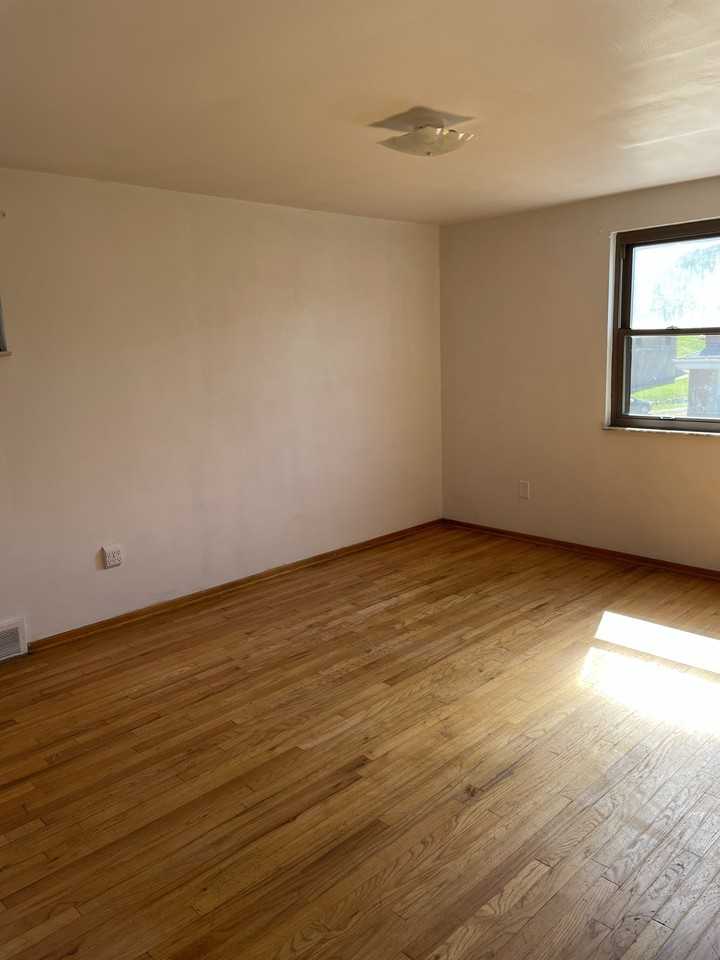 799 Greenfield Ave - Photo 7 of 16