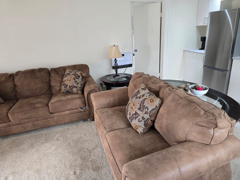 8 Mission St #2 - Photo 3 of 24