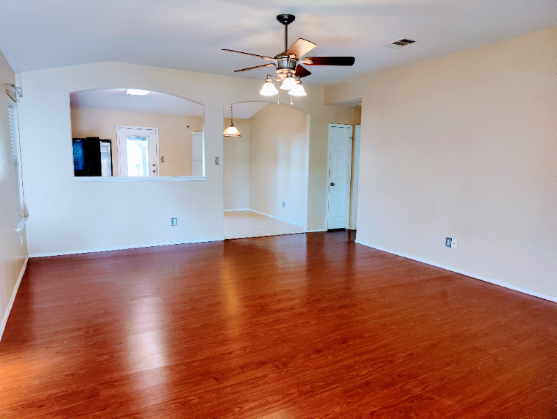 823 Sugar Brook Dr - Photo 2 of 9