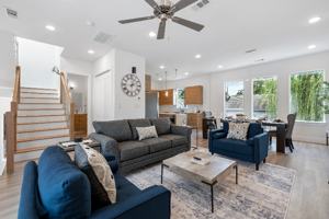 featured image of 639 W 16th St
