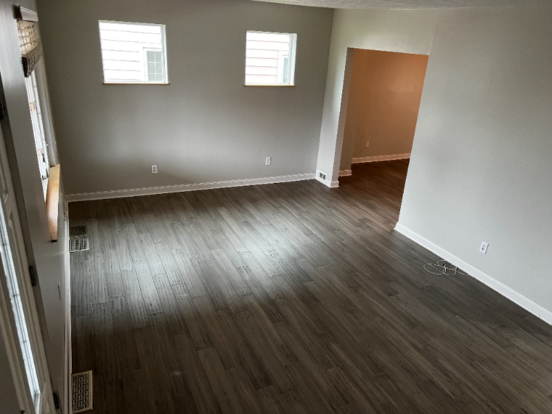 527 Flynn Ave - Photo 3 of 17