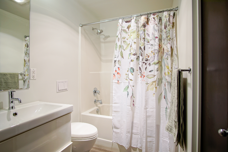 3937 Ne Mallory Ave #C - Photo 5 of 19