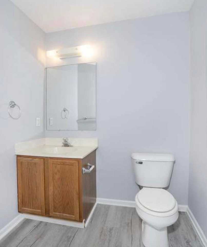 50 Versailles Ct - Photo 4 of 17