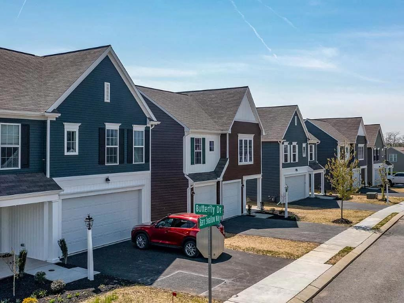 801 Barn Swallow Way - Photo 3 of 19