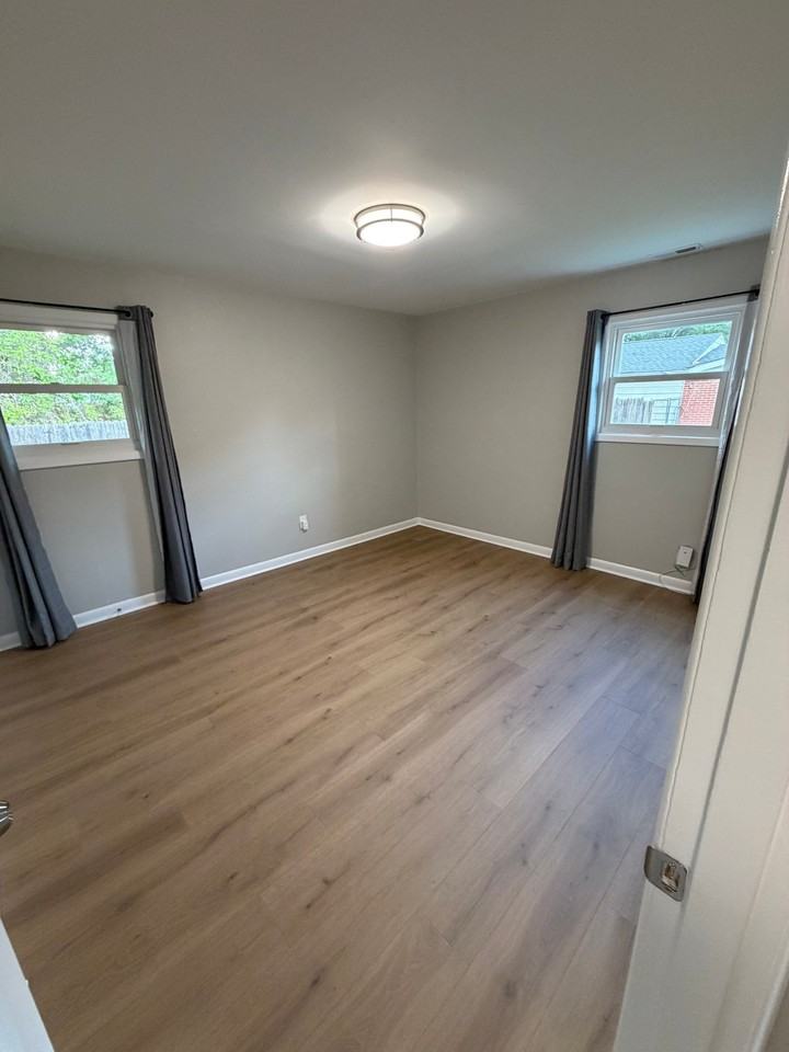 1924 Hadley Rd - Photo 7 of 13