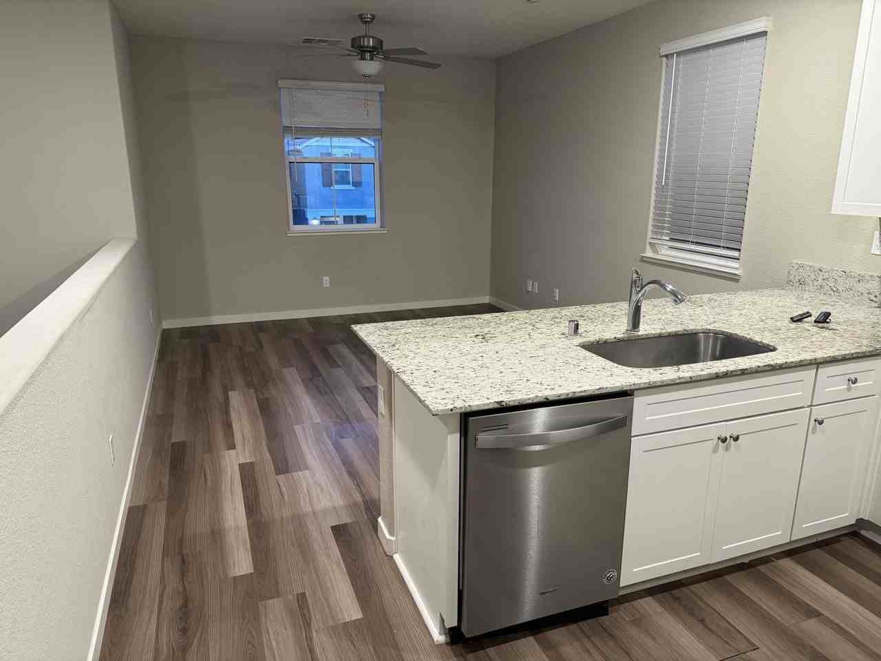 4097 Southampton St - Photo 5 of 10