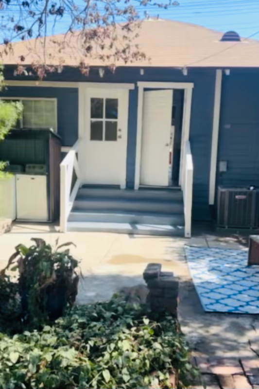 1457 W 35th St - Photo 2 of 18