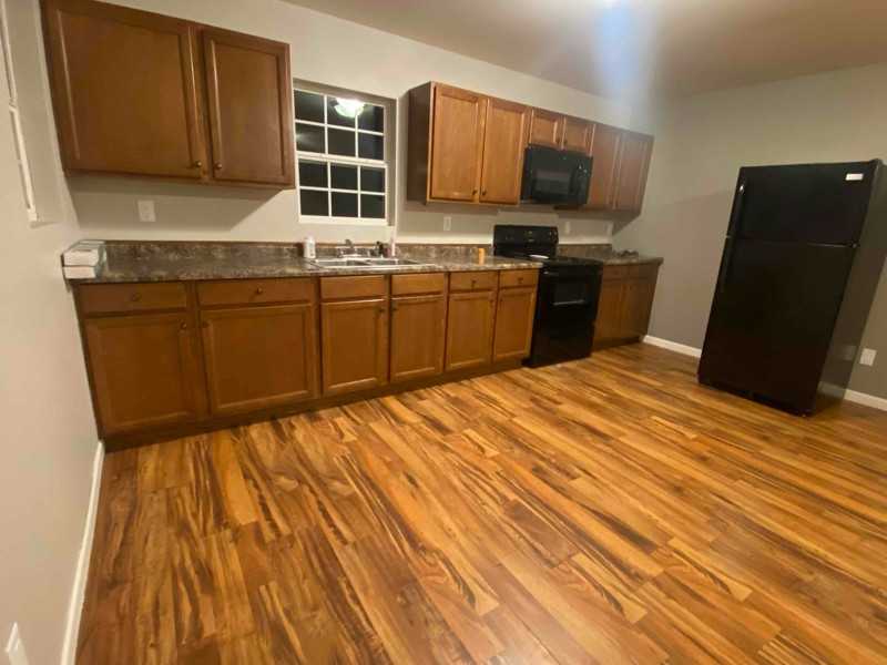 1329 K St Sw #A - Photo 4 of 9