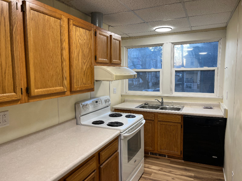 1220 6th Ave - Photo 4 of 15