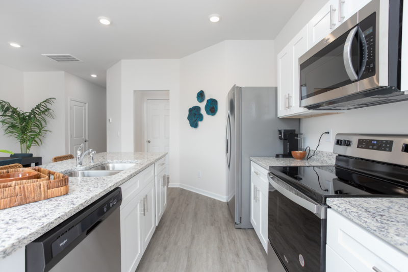 5406 Avery Dr - Photo 6 of 18