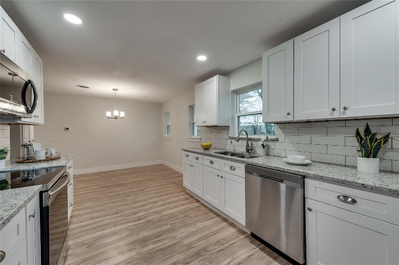 1506 Hillcrest Dr - Photo 5 of 20