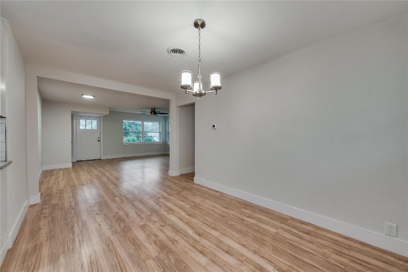 1506 Hillcrest Dr - Photo 7 of 20