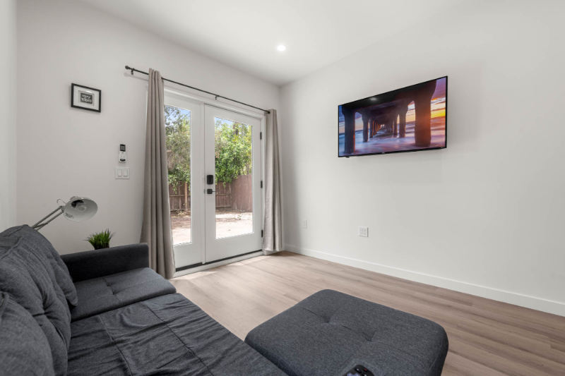 1535 S Ogden Dr #1535 - Photo 3 of 17