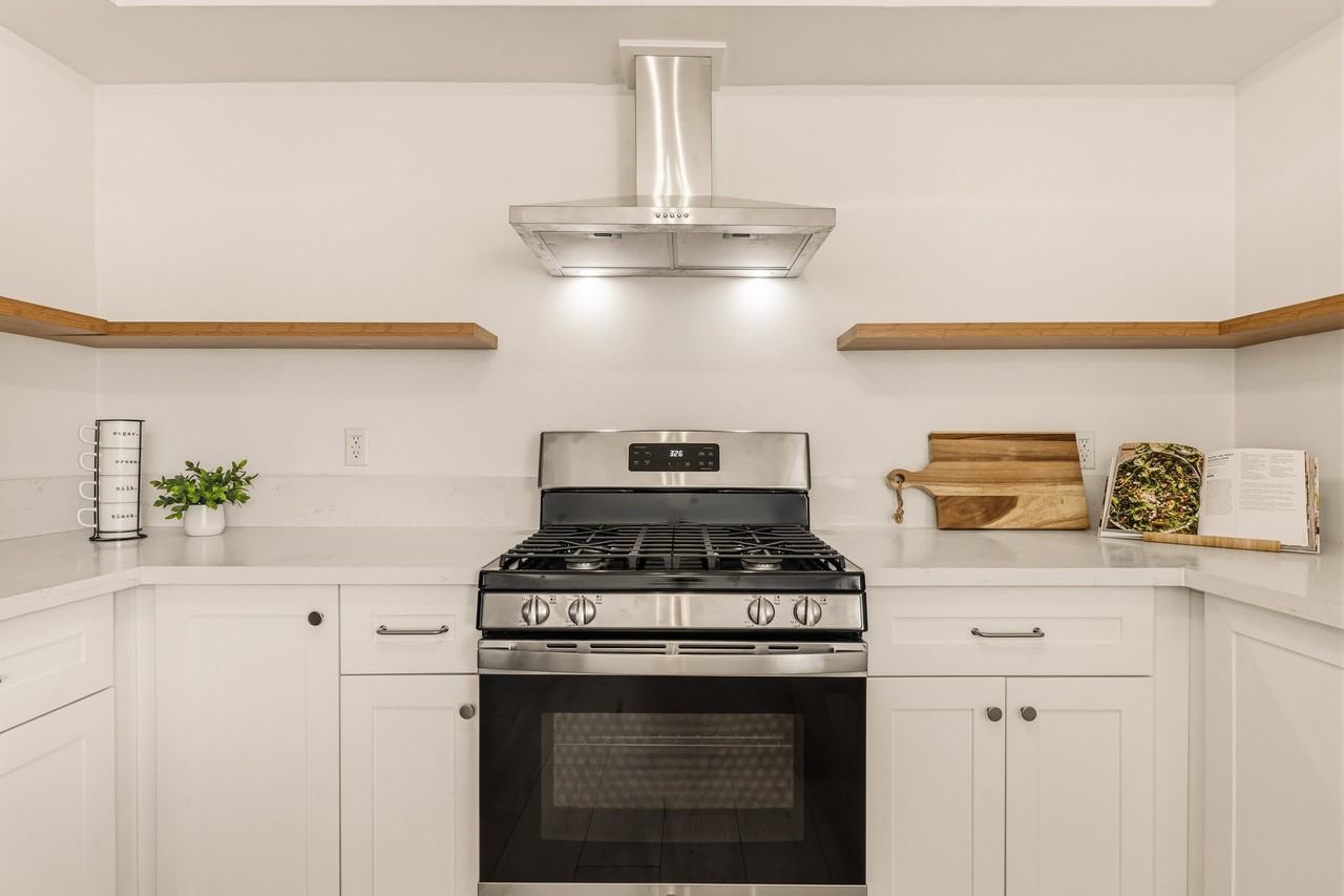 100 N El Molino St #C - Photo 2 of 20