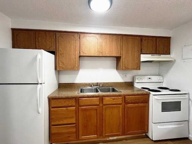 3300 S Clarkson St #103 - Photo 5 of 10