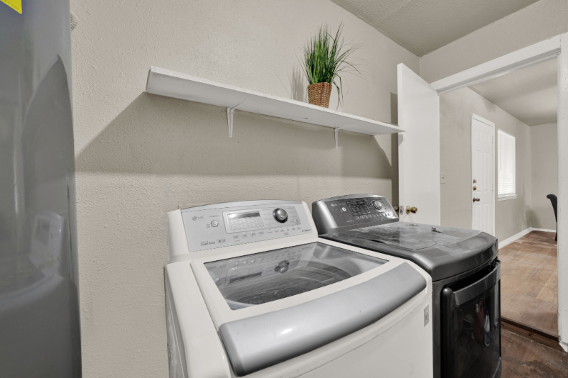 313 Deborah Dr - Photo 7 of 12