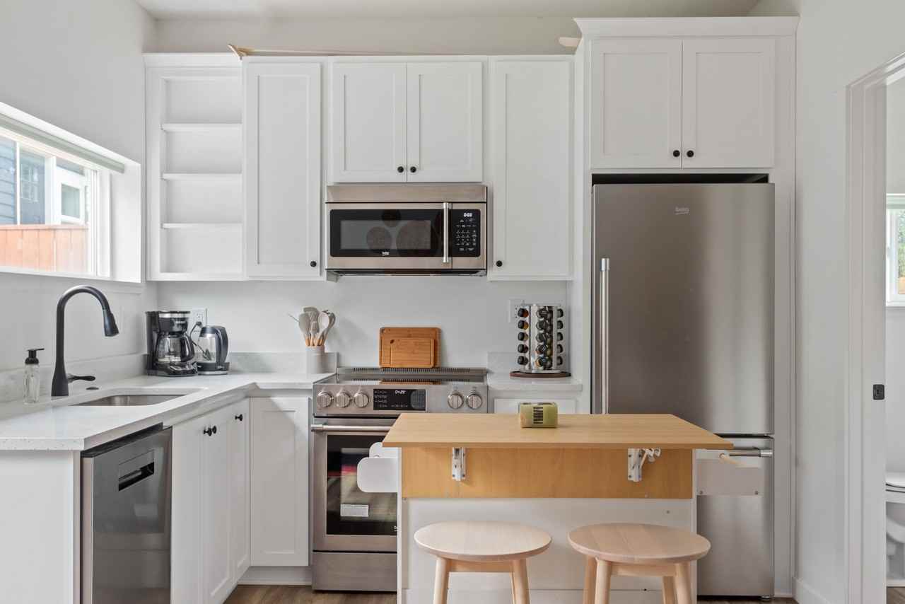 5764 Ne Garfield Ave #C - Photo 4 of 15