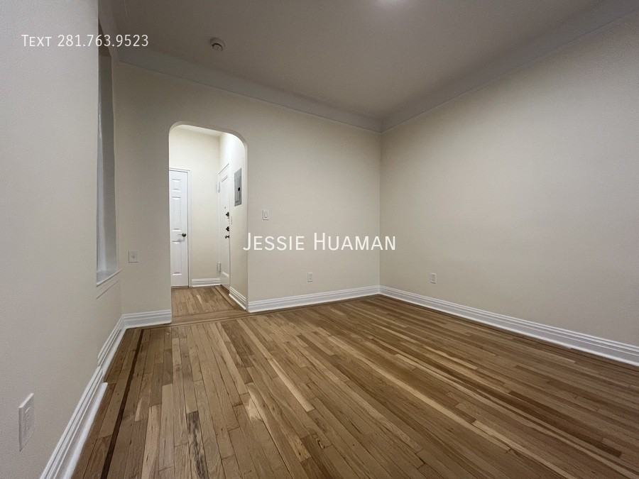 123 E 82nd St #4 - Photo 3 of 7